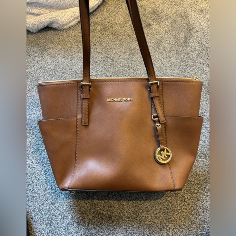 Michael Kors Jet Set Purse